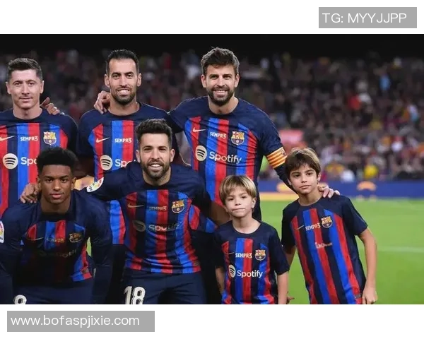 巴萨传奇后卫皮克的足球生涯与个人成就解析