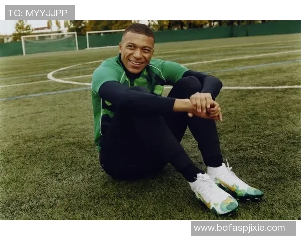 耐克足球鞋球星系列推荐与独特设计分析